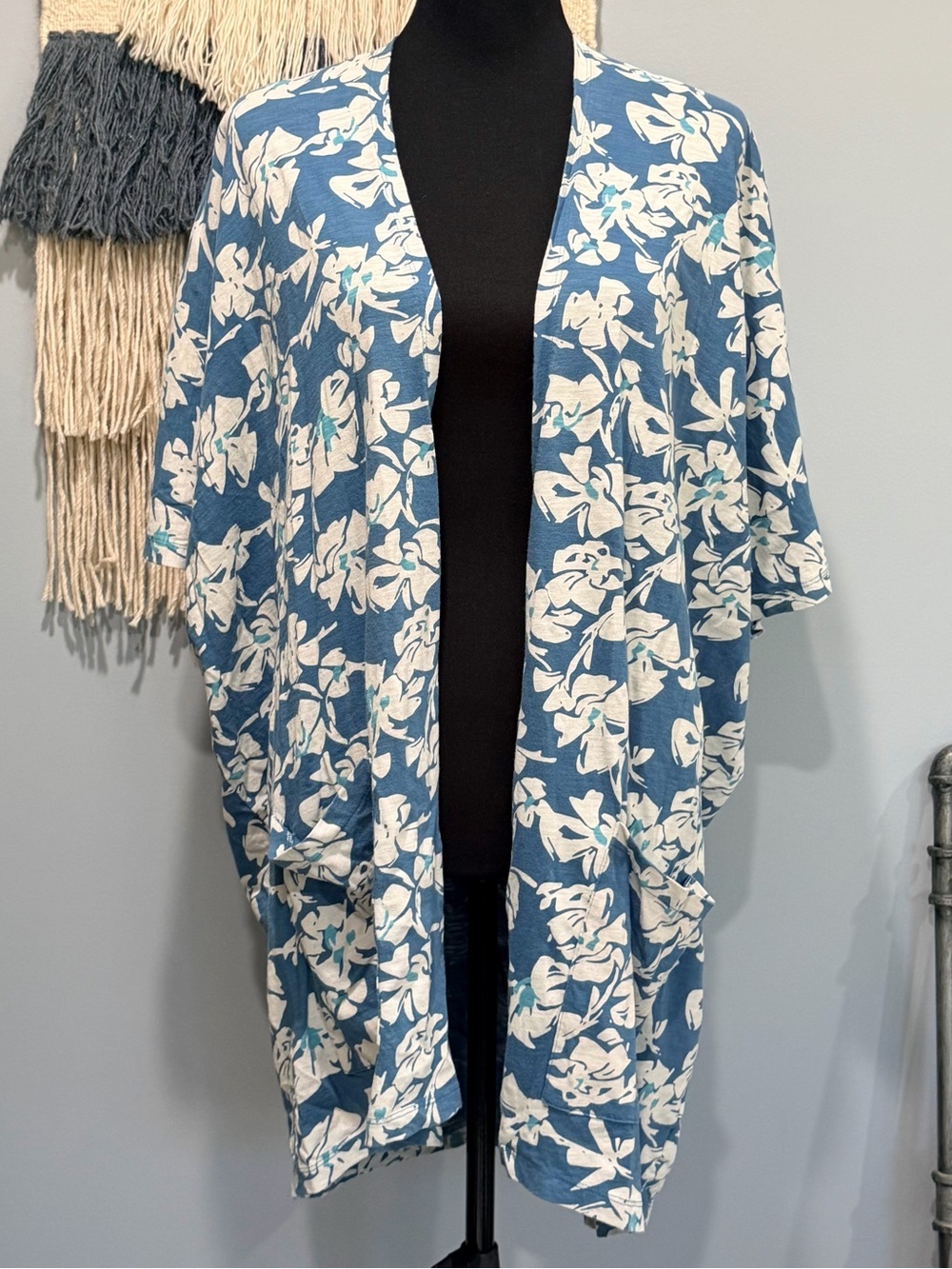 Known Supply Natural Blue Floral Kimono Cardigan Beach Cover Up M/L Lightweight